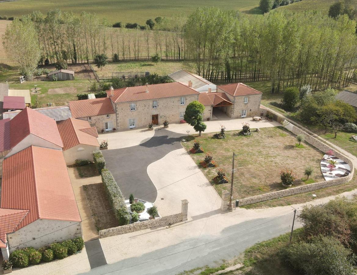 Le Logis Du Chateau Vieillevigne Esterno foto