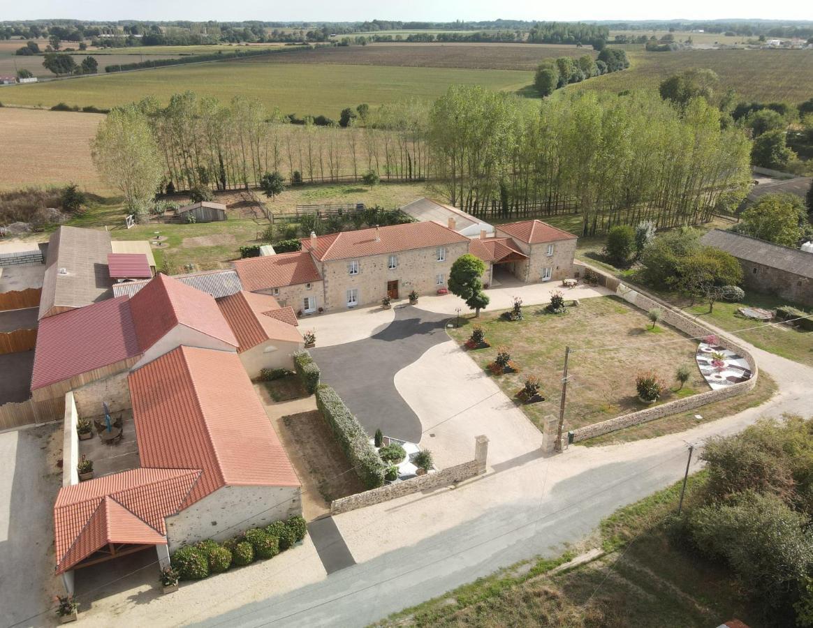 Le Logis Du Chateau Vieillevigne Esterno foto
