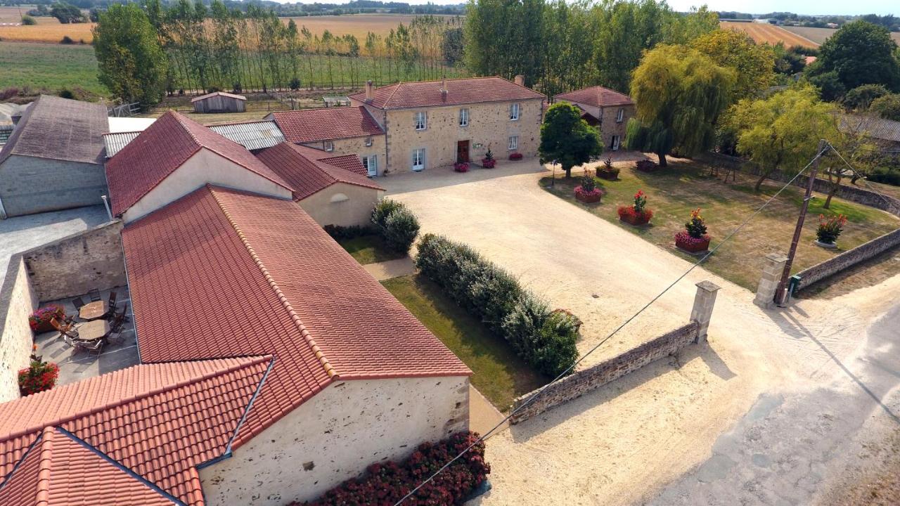 Le Logis Du Chateau Vieillevigne Esterno foto