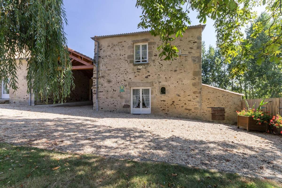 Le Logis Du Chateau Vieillevigne Esterno foto